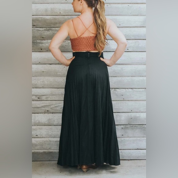 Vintage Sears black pleated high-waisted skirt, size S - Picture 2 of 2